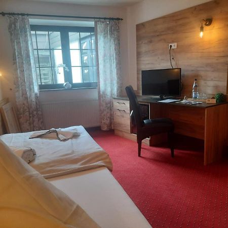 Hotel Haus Krone Bexbach Экстерьер фото
