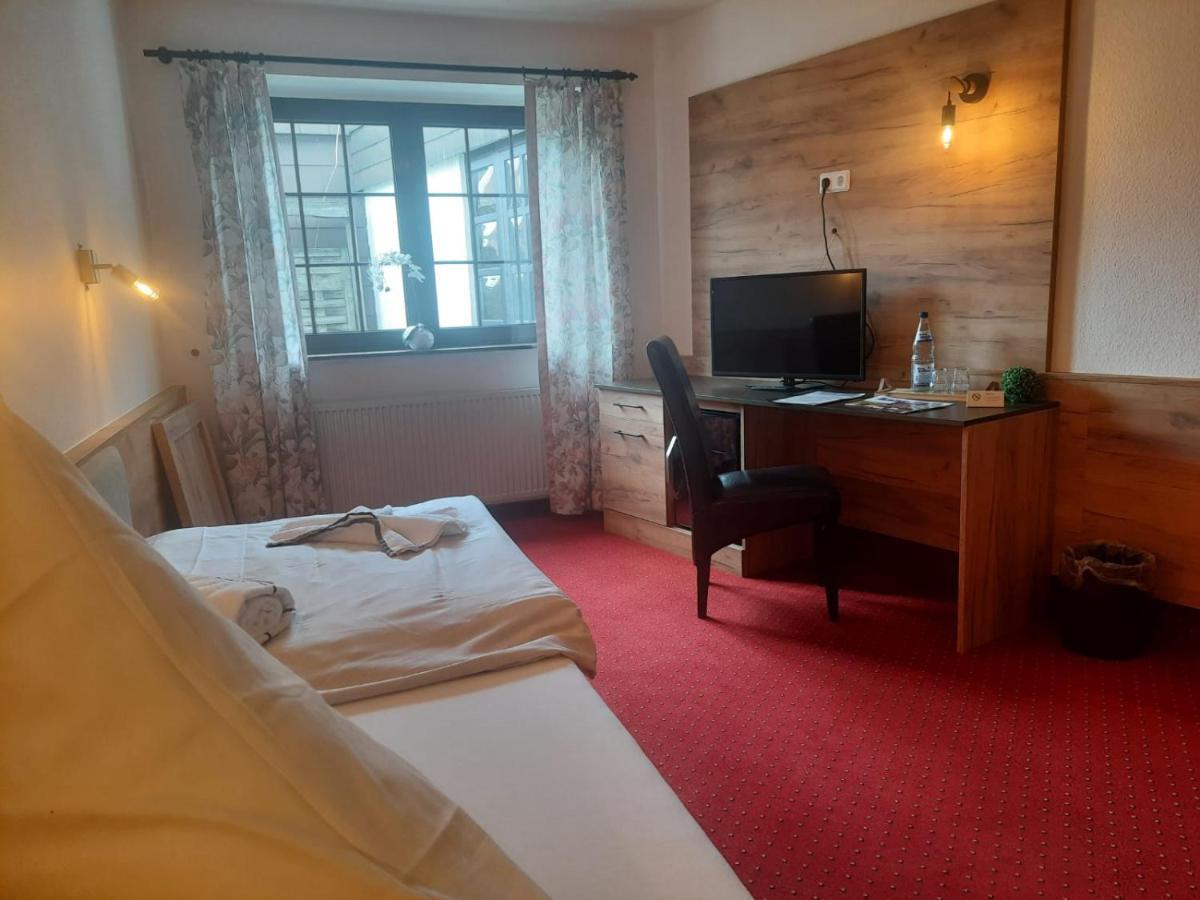 Hotel Haus Krone Bexbach Экстерьер фото