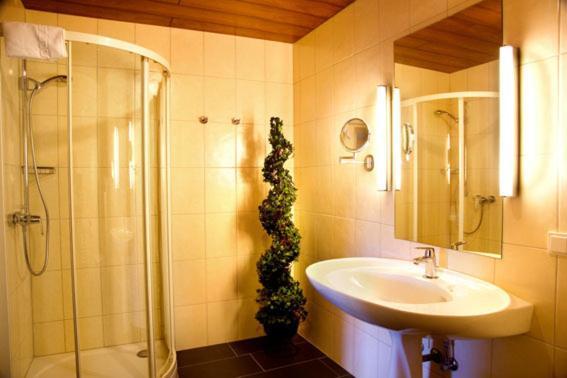 Hotel Haus Krone Bexbach Экстерьер фото