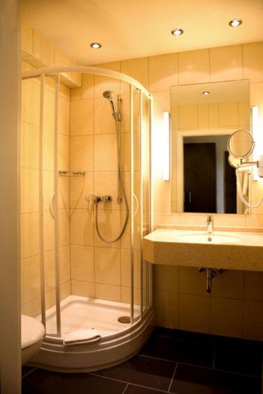 Hotel Haus Krone Bexbach Номер фото